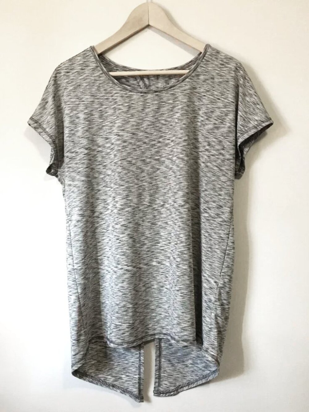 Joe Fresh Active Swallow Tail Crossover Keyhole Top Grey Heathered